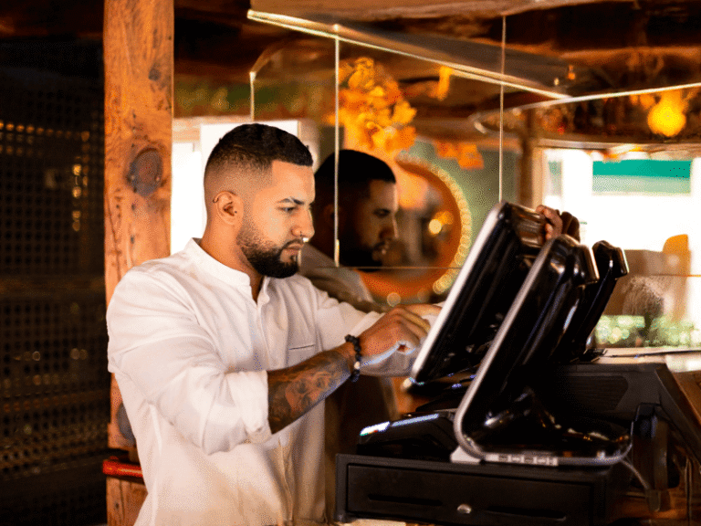Permisos de <br>Trabajo (EAD)